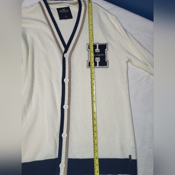 Hollister Collegiate Style Cardigan Size Medium Cream Blue Preppy Retro - Picture 2 of 10